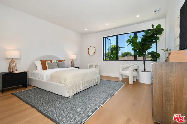 $5,995,000 | 112 South Valley Street, Burbank, CA 91505