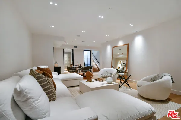 $5,995,000 | 112 South Valley Street, Burbank, CA 91505