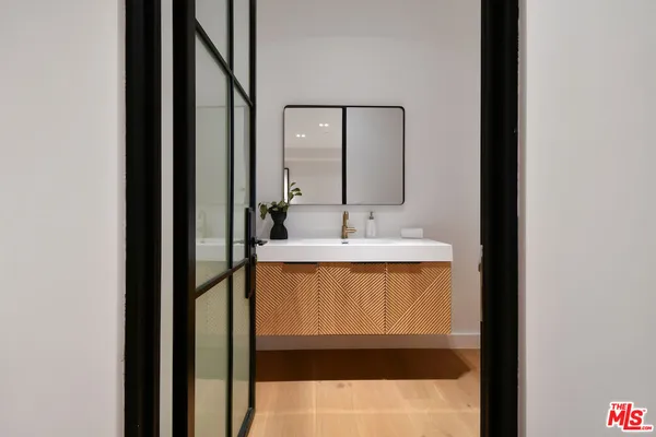 $5,995,000 | 112 South Valley Street, Burbank, CA 91505