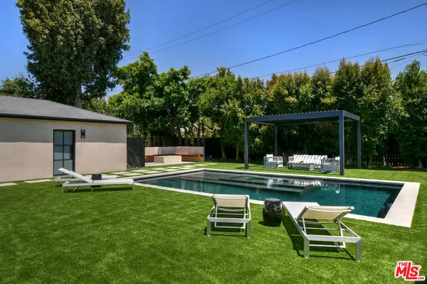 $5,995,000 | 112 South Valley Street, Burbank, CA 91505