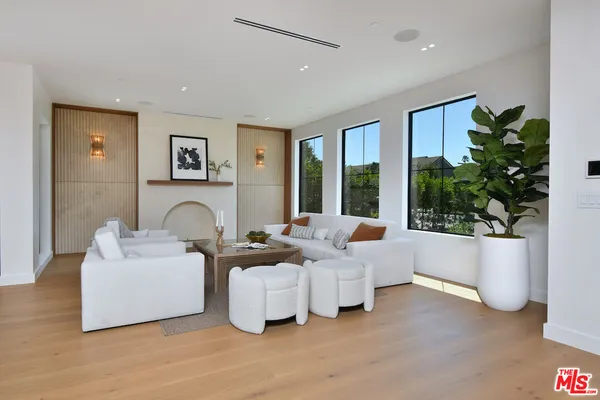 $5,995,000 | 112 South Valley Street, Burbank, CA 91505