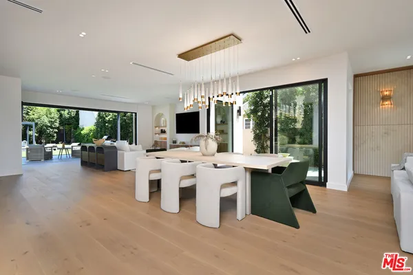 $5,995,000 | 112 South Valley Street, Burbank, CA 91505