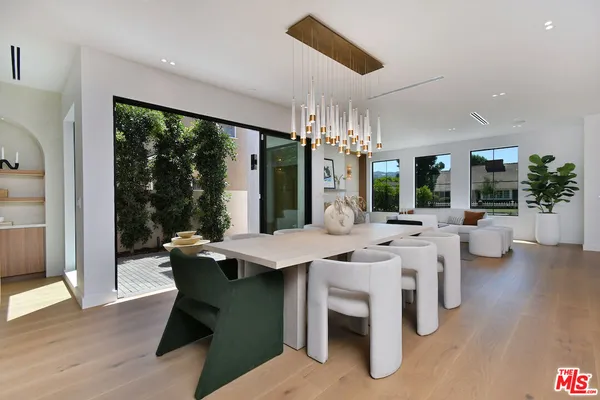 $5,995,000 | 112 South Valley Street, Burbank, CA 91505