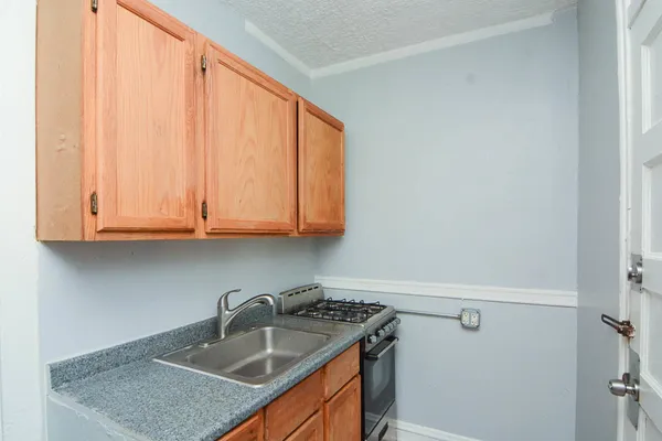 $1,250 | 3267 West Wrightwood Avenue, Unit 1Y, Chicago, IL 60647