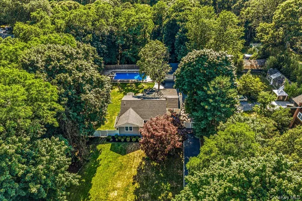 $725,000 | 16 Old Stump Road, Brookhaven, NY 11719