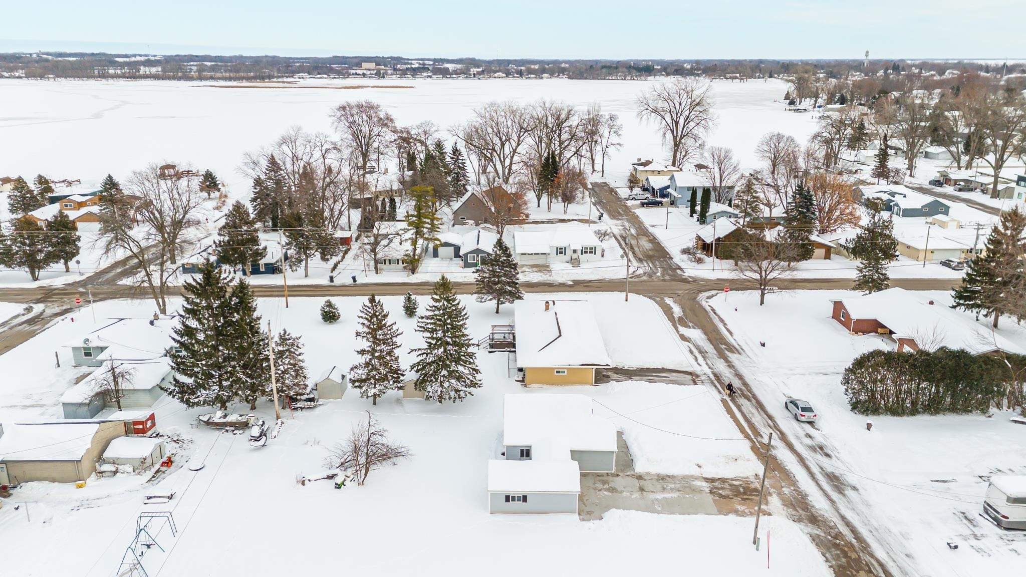 720 Oak Street Winneconne, WI 54986 - Photo 31 of 47