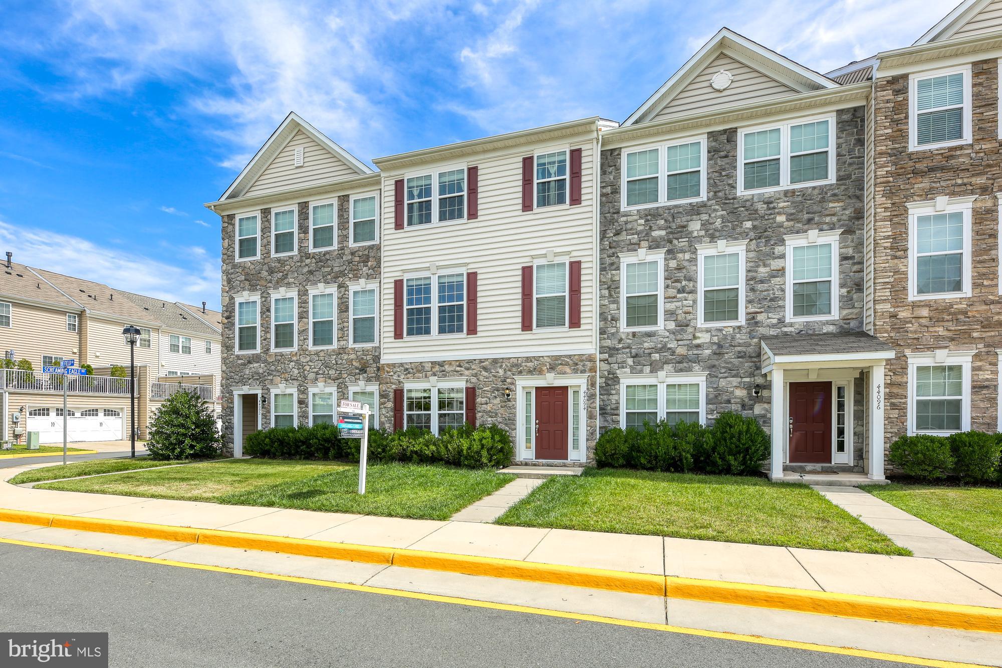 44094 Turf Field Square Chantilly, VA 20152 - Photo 2 of 44 Gallery Image 2