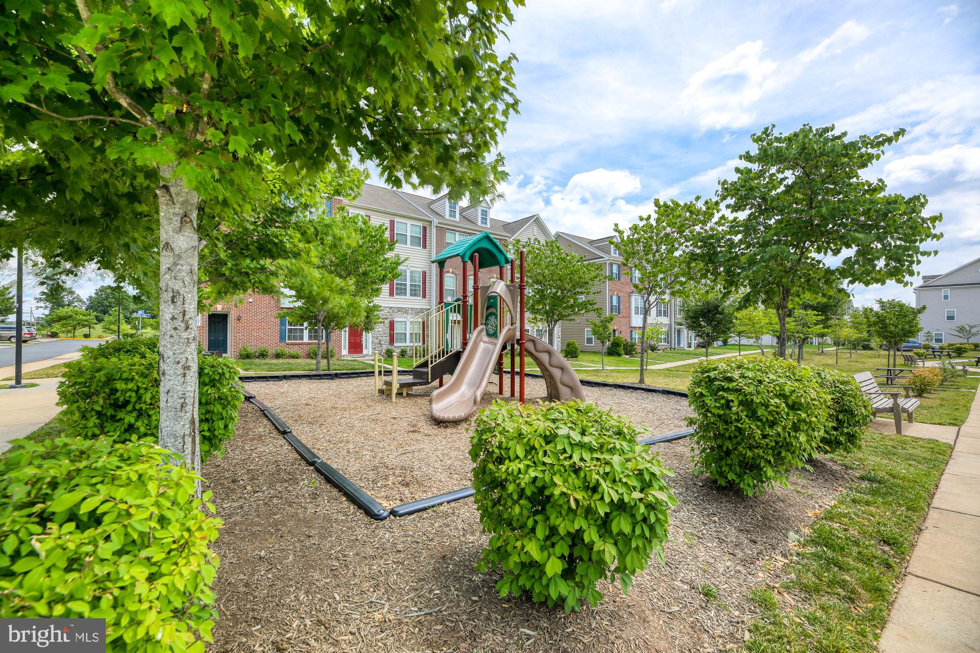 44094 Turf Field Square Chantilly, VA 20152 - Photo 19 of 44 Gallery Image 19