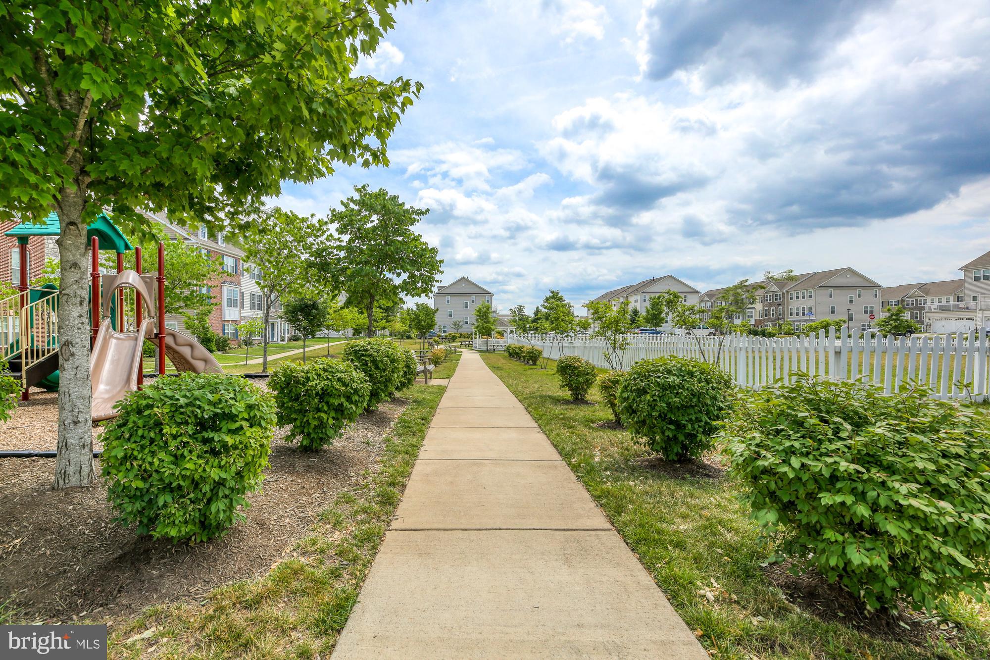 44094 Turf Field Square Chantilly, VA 20152 - Photo 20 of 44 Gallery Image 20