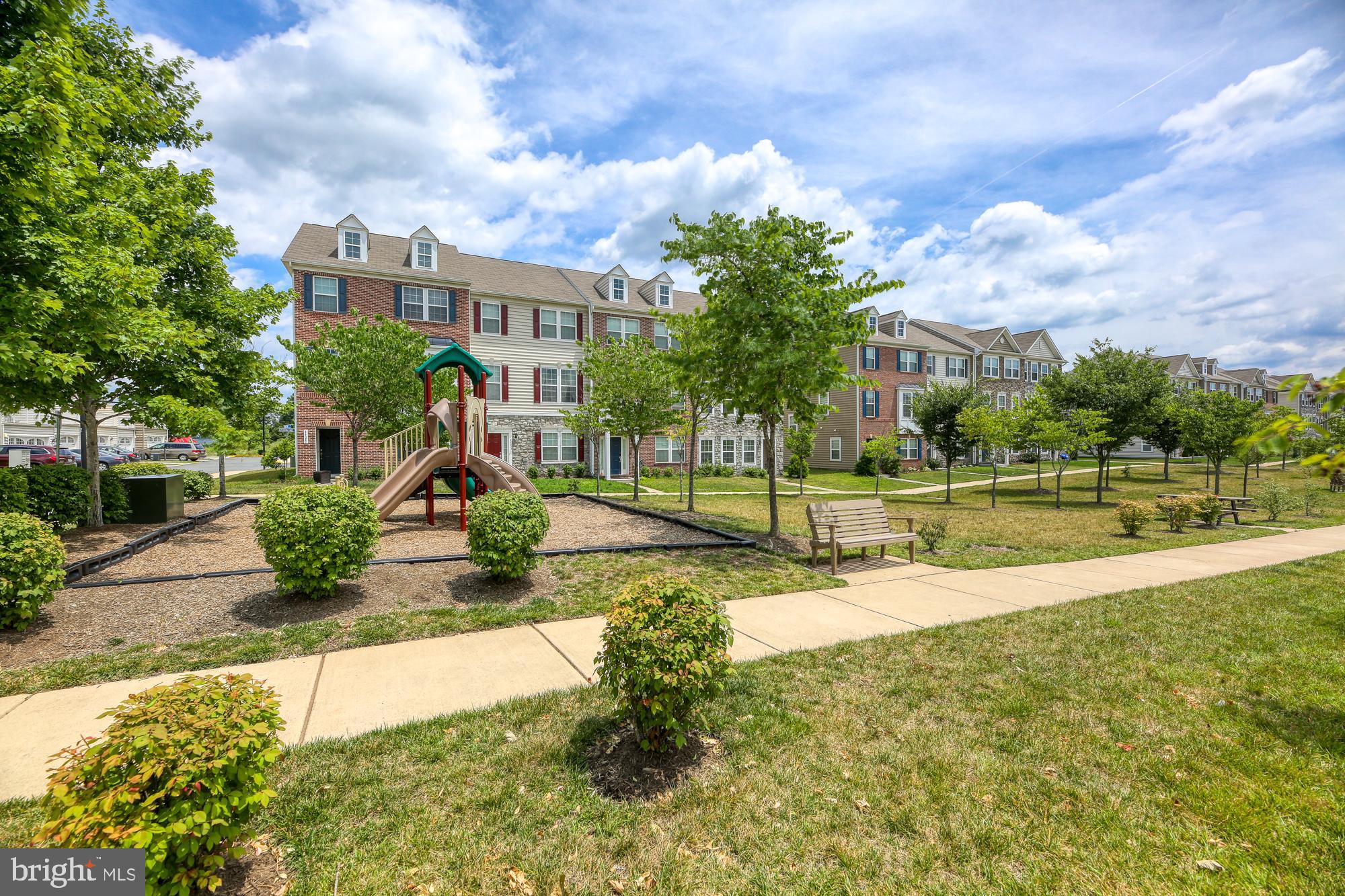 44094 Turf Field Square Chantilly, VA 20152 - Photo 22 of 44 Gallery Image 22