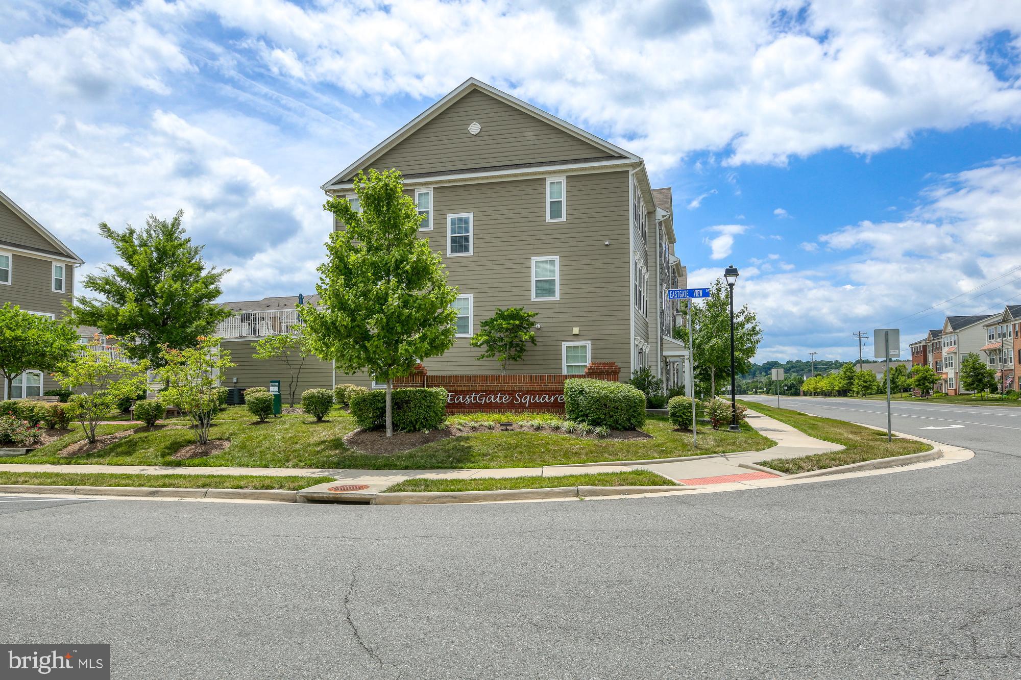 44094 Turf Field Square Chantilly, VA 20152 - Photo 25 of 44 Gallery Image 25