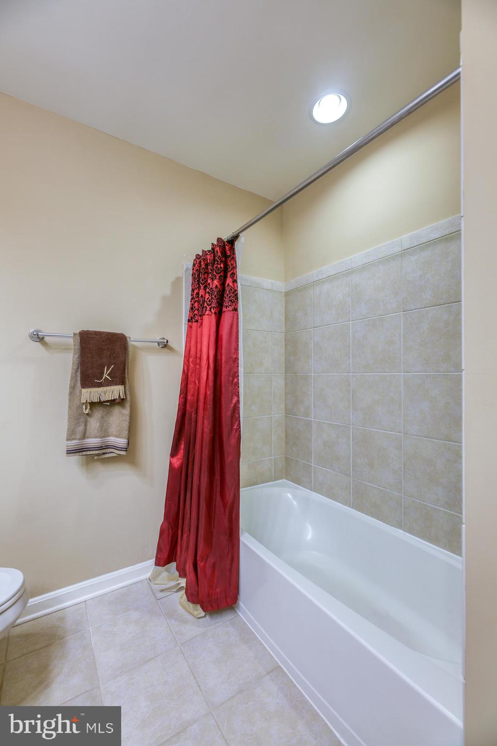 44094 Turf Field Square Chantilly, VA 20152 - Photo 34 of 44 Gallery Image 34