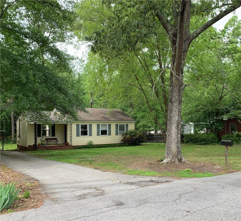 843 Crouch Drive Pendleton, SC 29670 - Photo 1 of 6
