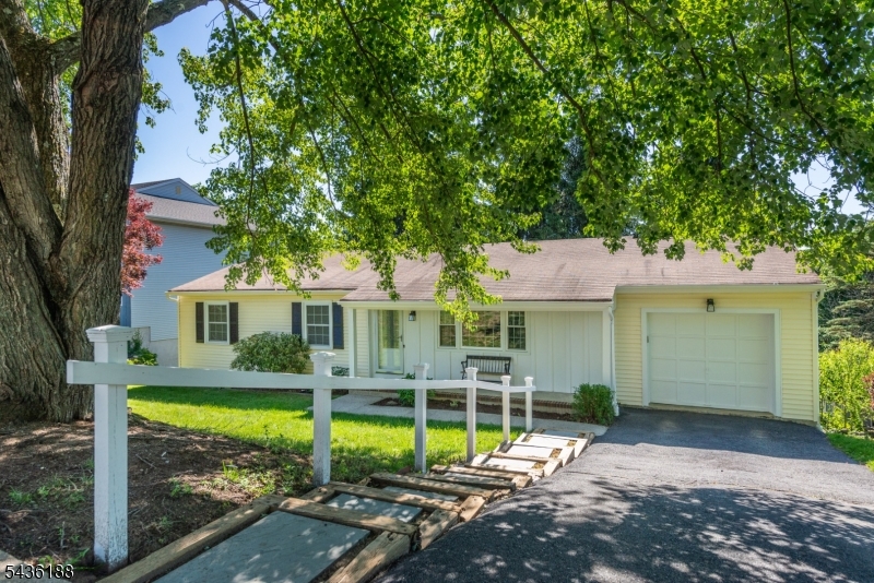 114 Mountain Road Rockaway, NJ 07866 - Photo 4 of 42