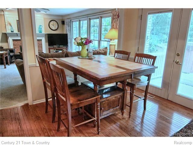6820 High Ridge Road West Bloomfield, MI 48324 - Photo 10 of 33 10 DINING AREA.jpg