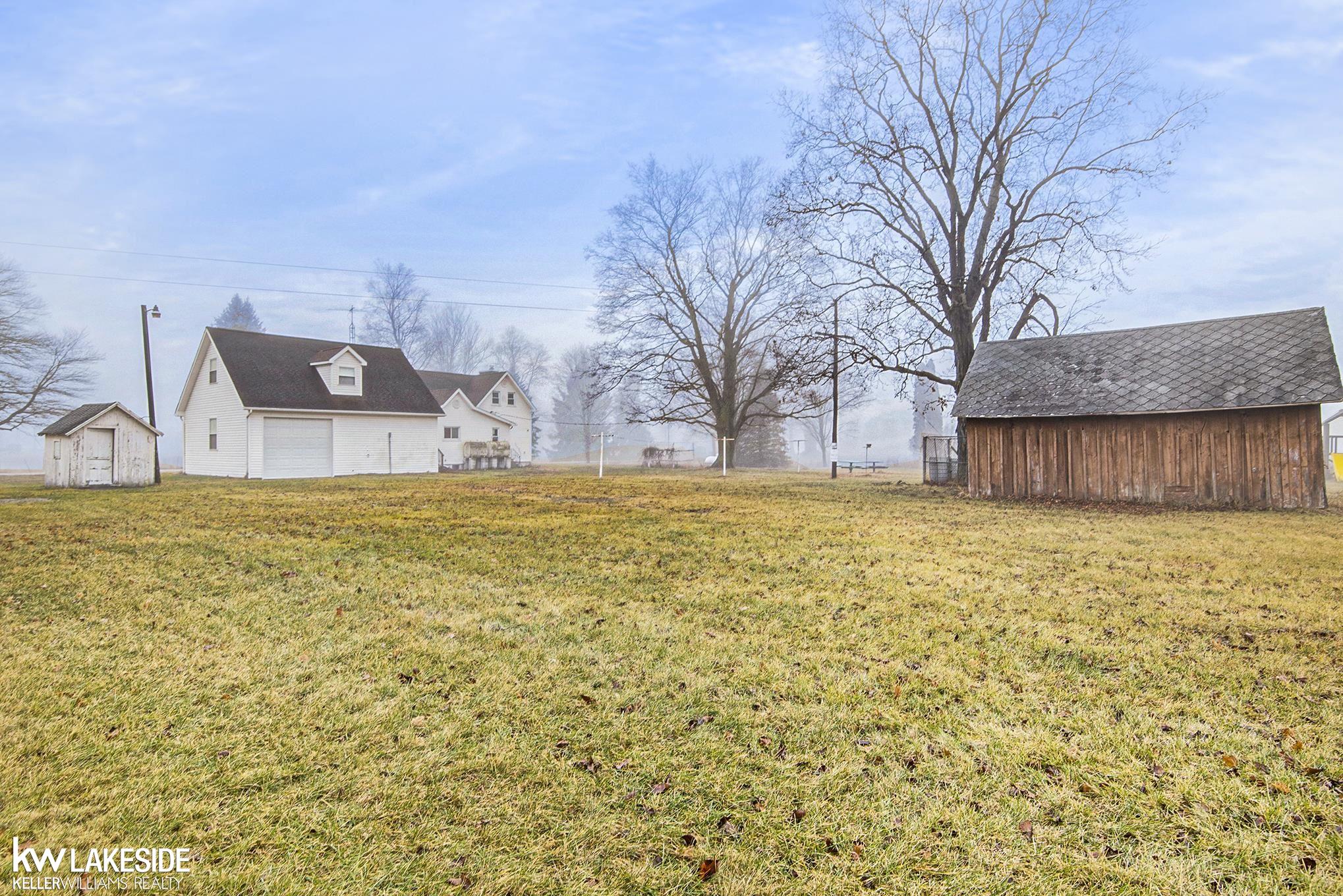 15080 Turner Road Yale, MI 48097 - Photo 5 of 31 50099383-4.JPG
