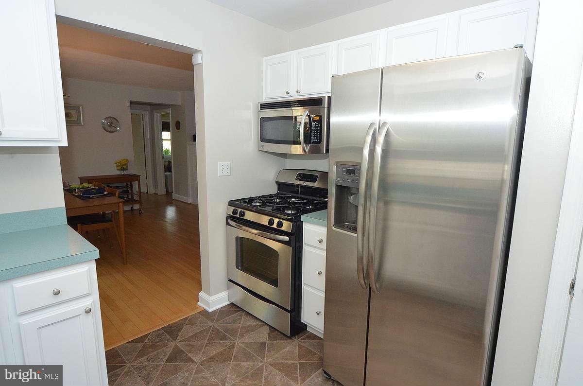 11604 College View Drive Silver Spring, MD 20902 - Photo 13 of 30 Kitchen