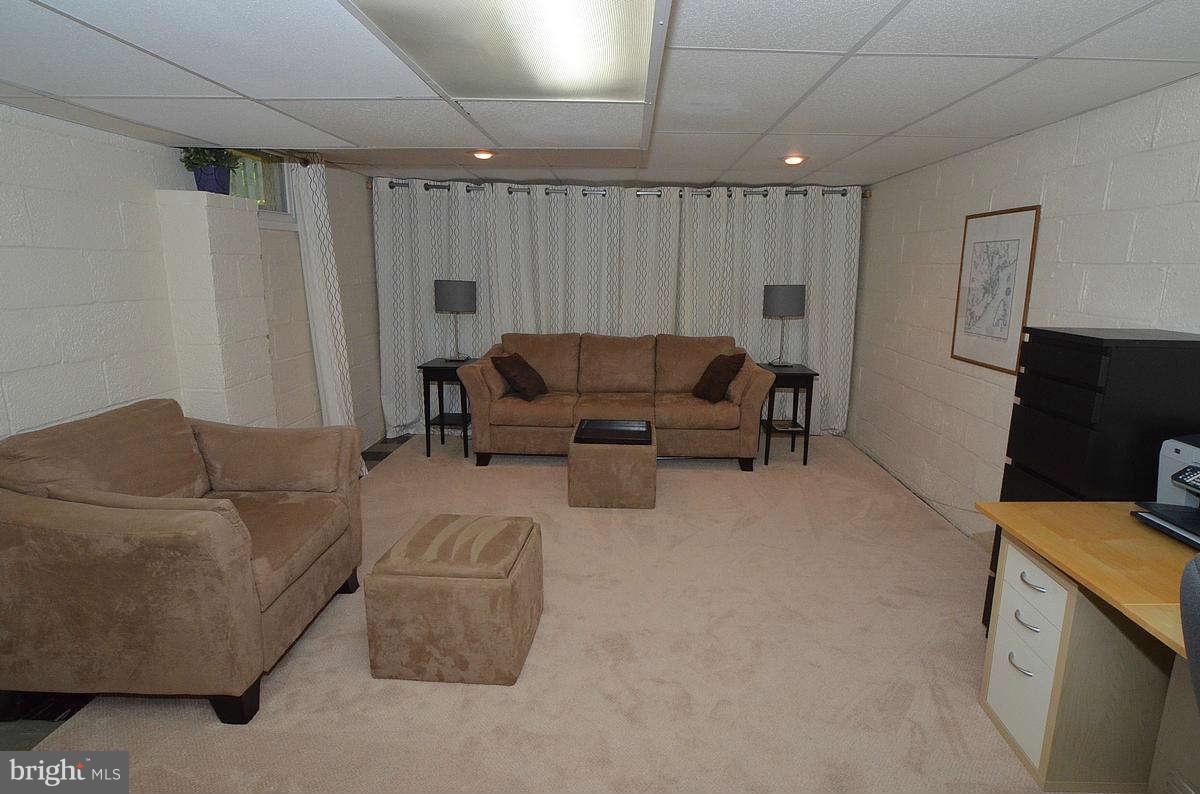 11604 College View Drive Silver Spring, MD 20902 - Photo 22 of 30 Family Room