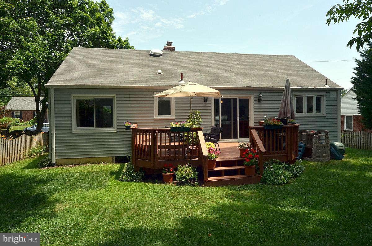 11604 College View Drive Silver Spring, MD 20902 - Photo 27 of 30 Exterior Rear