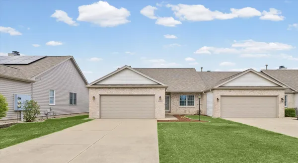 $269,900 | 2523 Windward Boulevard, Unit 2523, Champaign, IL 61821