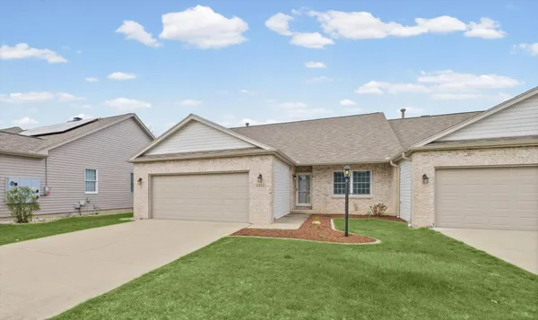 $269,900 | 2523 Windward Boulevard, Unit 2523, Champaign, IL 61821