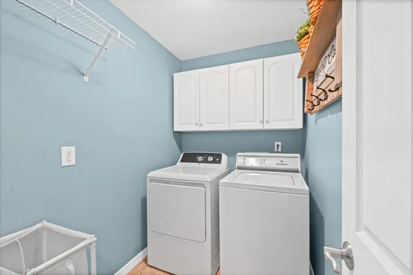 $269,900 | 2523 Windward Boulevard, Unit 2523, Champaign, IL 61821
