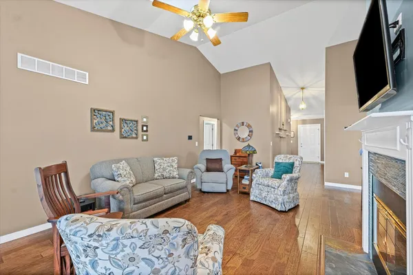 $269,900 | 2523 Windward Boulevard, Unit 2523, Champaign, IL 61821