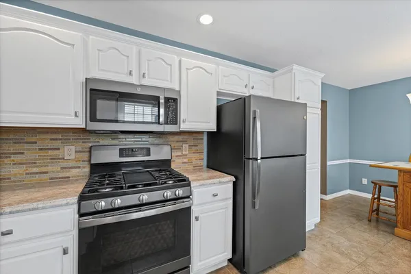 $269,900 | 2523 Windward Boulevard, Unit 2523, Champaign, IL 61821