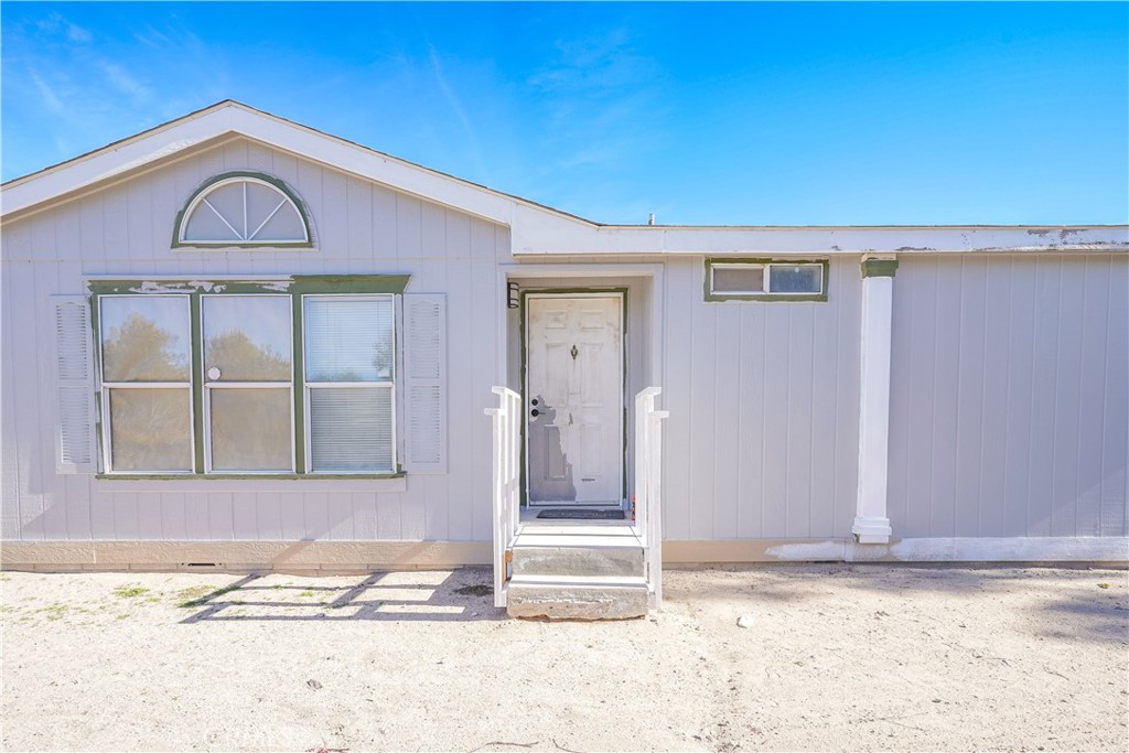 15050 Morning Glory Road Oro Grande, CA 92368 - Photo 3 of 60