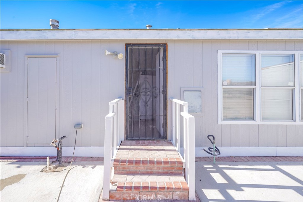 15050 Morning Glory Road Oro Grande, CA 92368 - Photo 4 of 60