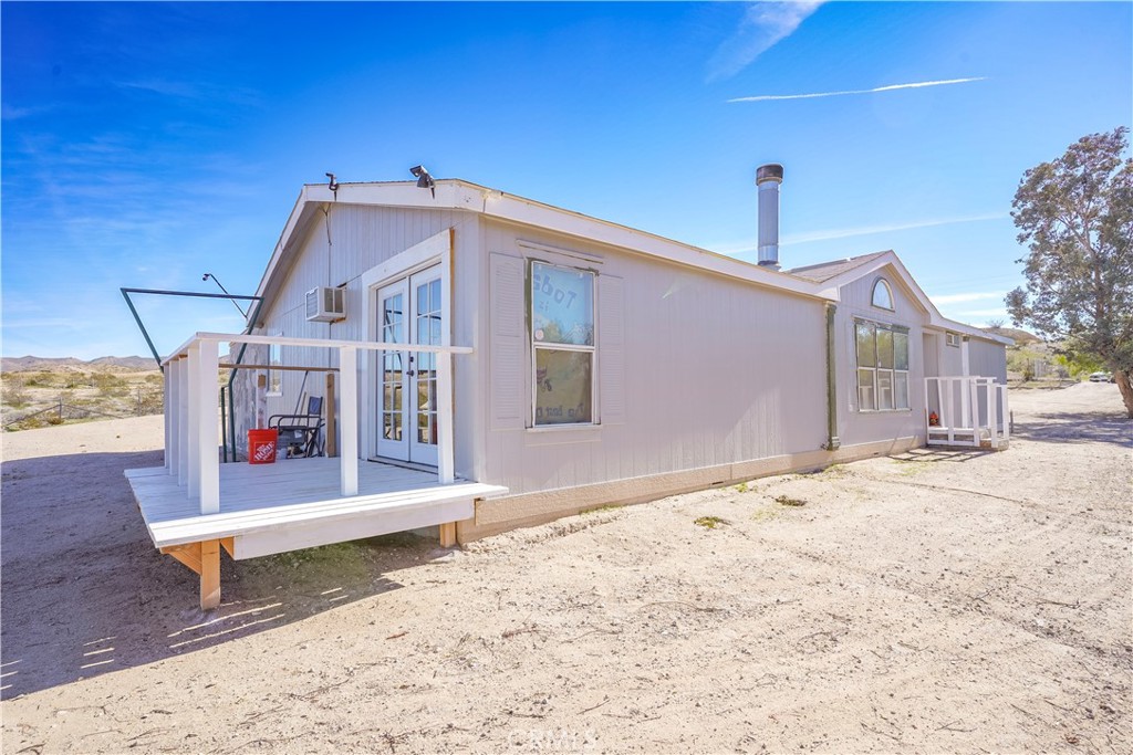 15050 Morning Glory Road Oro Grande, CA 92368 - Photo 7 of 60