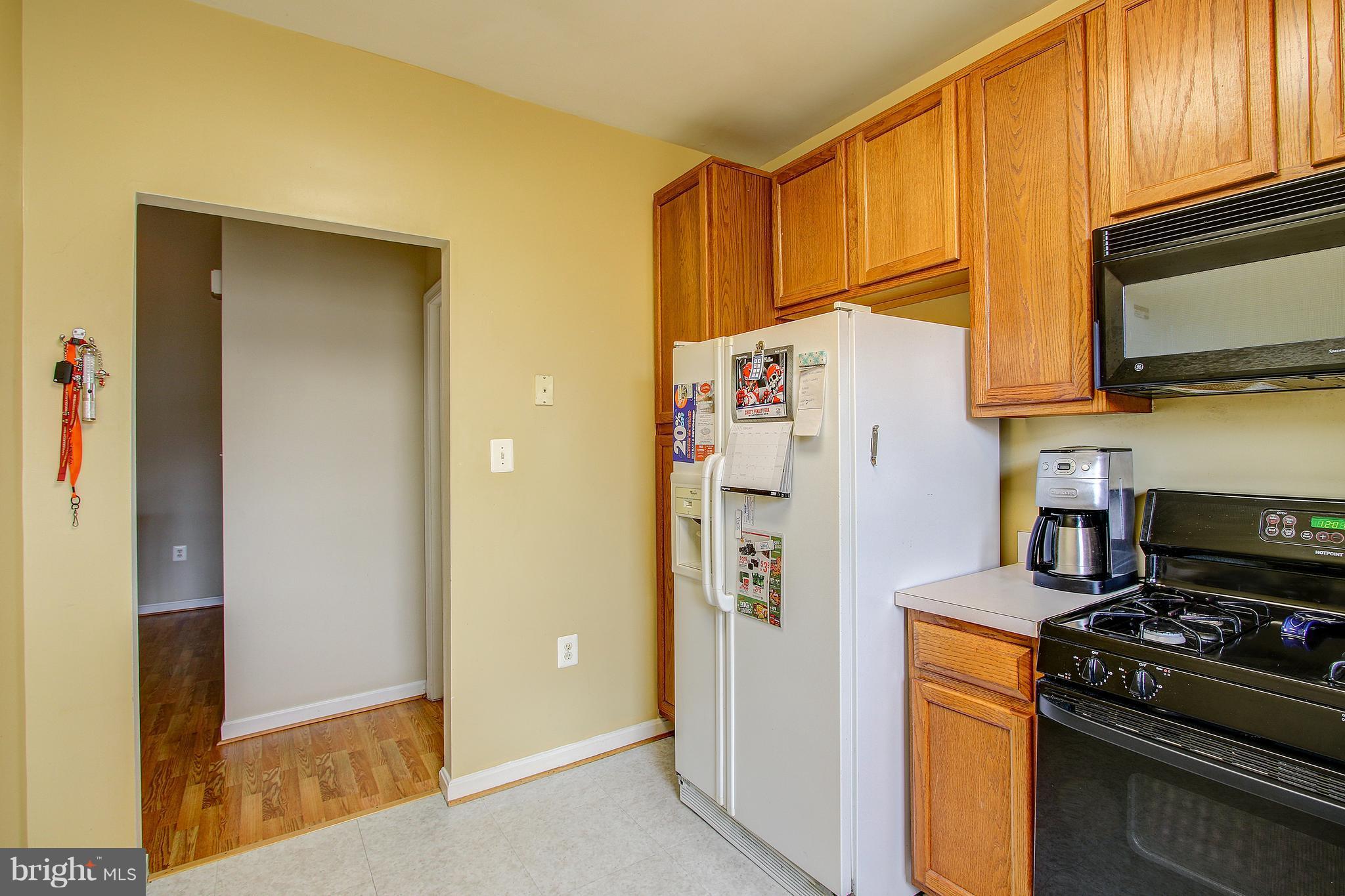 1305 Windleaf Drive, Unit 173 Reston, VA 20194 - Photo 15 of 30 Kitchen