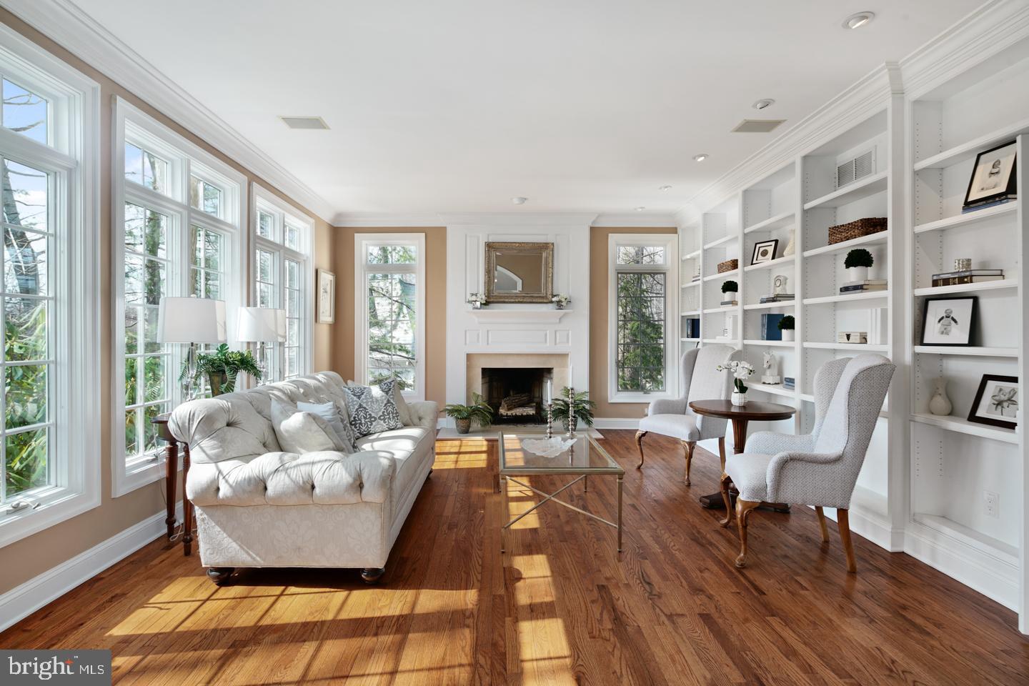 603 Longchamps Drive Devon, PA 19333 - Photo 7 of 43 Living Room