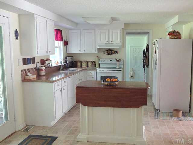 1004 Whetstone Court Raleigh, NC 27615 - Photo 4 of 24 Kitchen