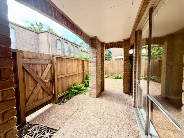 $109,000 | 4639 Wild Indigo Street, Unit 463, Houston, TX 77027