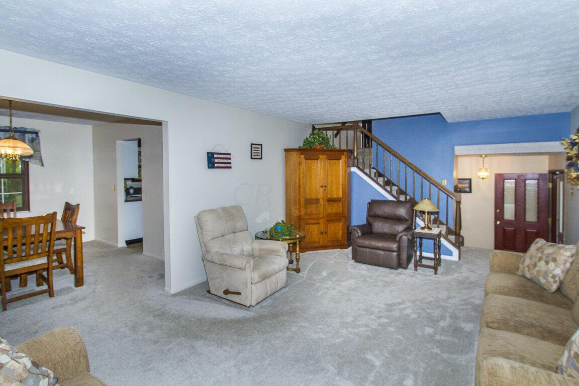 538 Rutherford Avenue Delaware, OH 43015 - Photo 13 of 30 Living Room 2