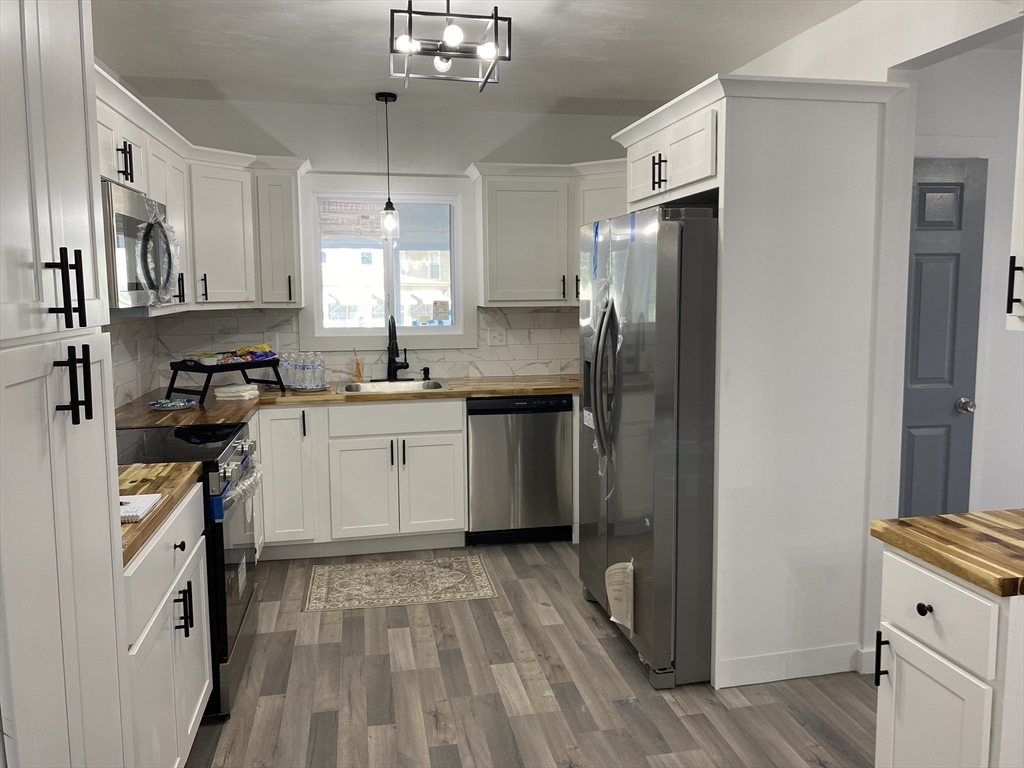 17 Temple Street Holyoke, MA 01040 - Photo 11 of 42