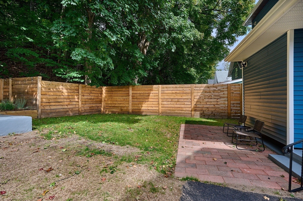 17 Temple Street Holyoke, MA 01040 - Photo 18 of 42