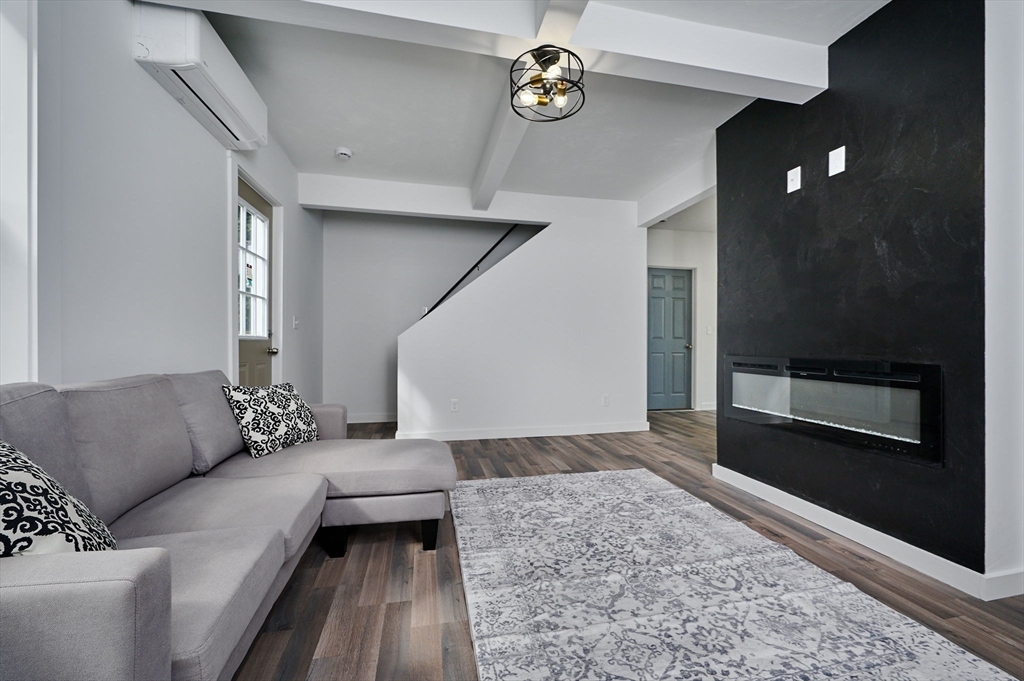 17 Temple Street Holyoke, MA 01040 - Photo 5 of 42