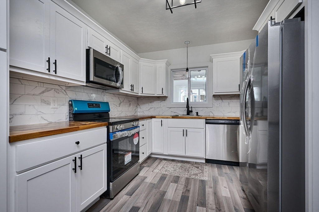 17 Temple Street Holyoke, MA 01040 - Photo 10 of 42