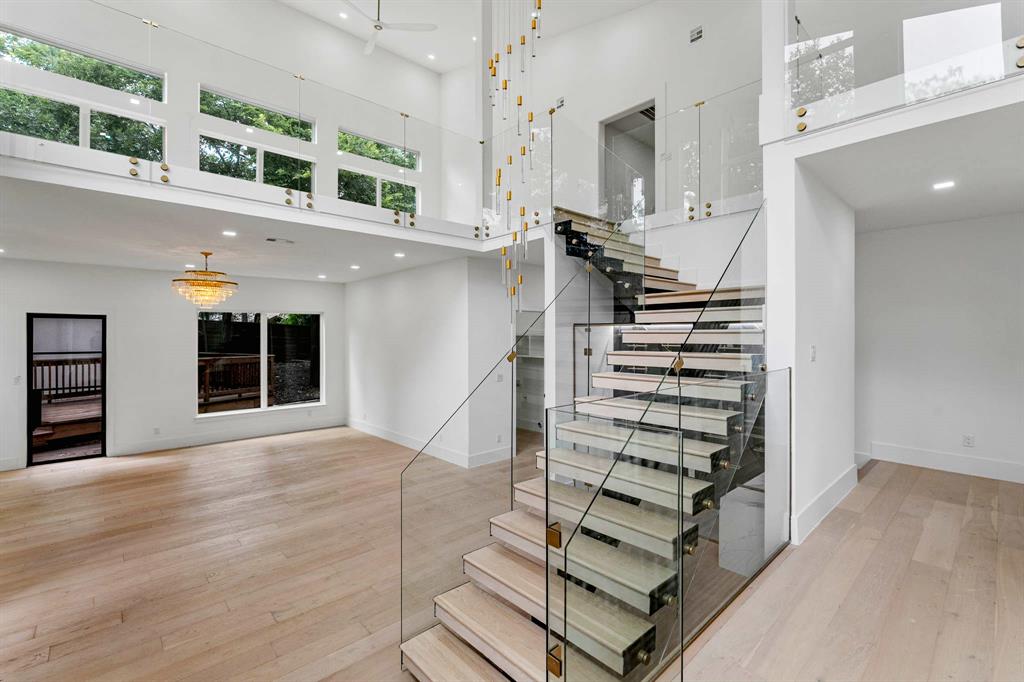 13032 Copenhill Road Dallas, TX 75240 - Photo 12 of 40