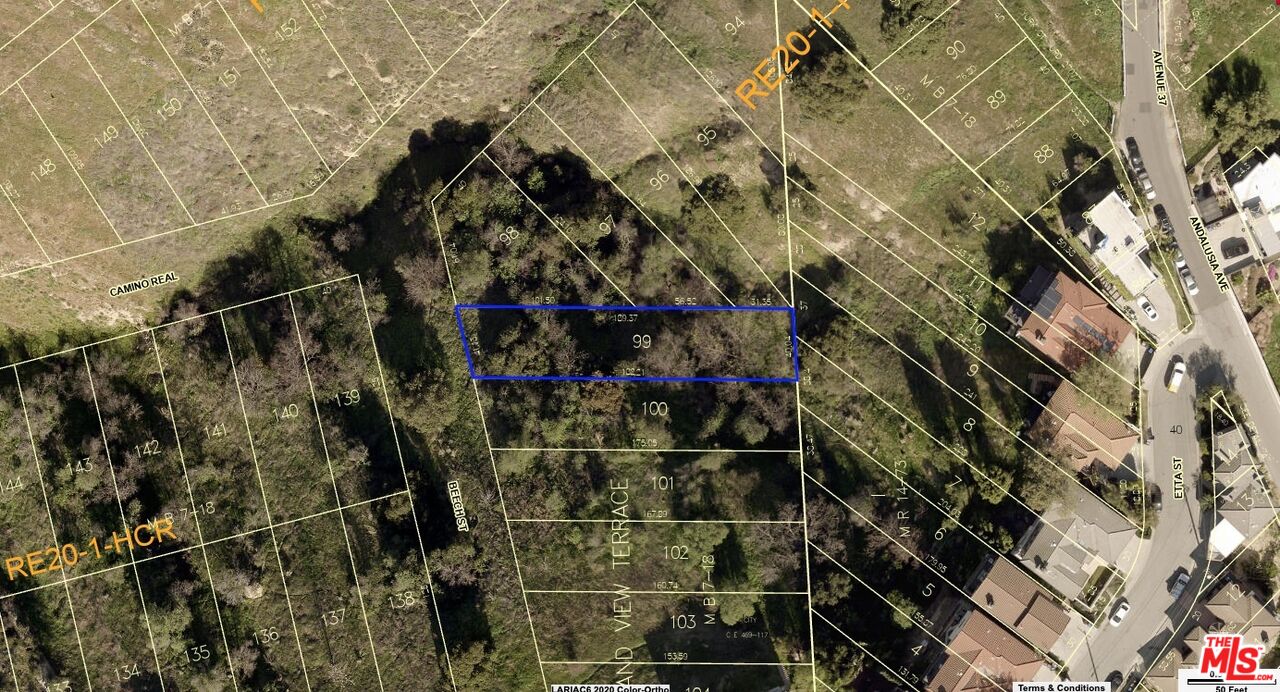 657 Beech Street Los Angeles, CA 90065 - Photo 2 of 3 a bathroom with a shower