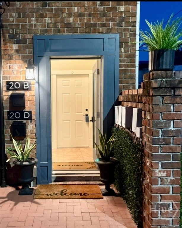 20 West Duffy Street, Unit D Savannah, GA 31401 - Photo 6 of 34 Unit D into foyer