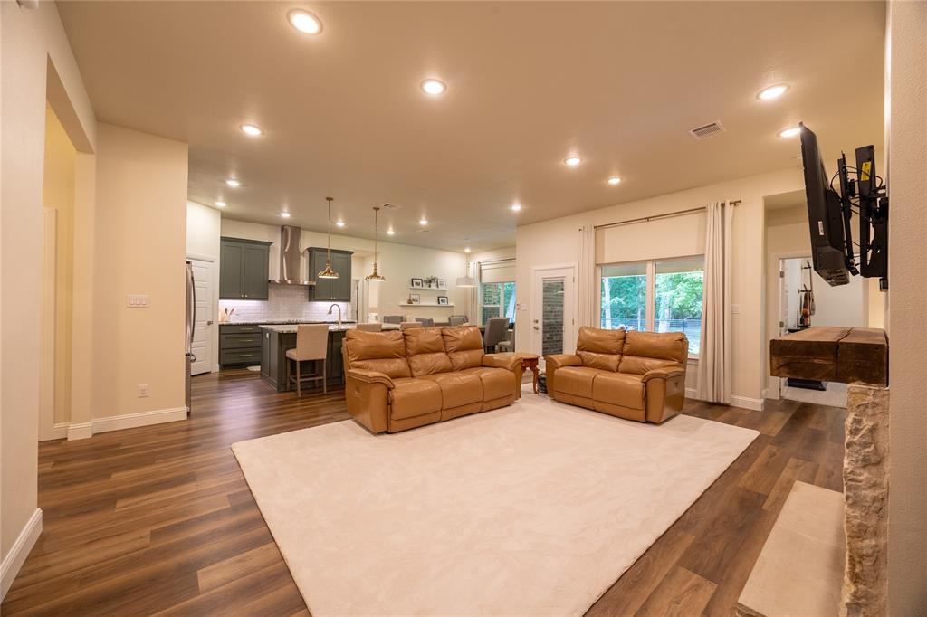 354 Glade Valley Road Azle, TX 76020 - Photo 11 of 38