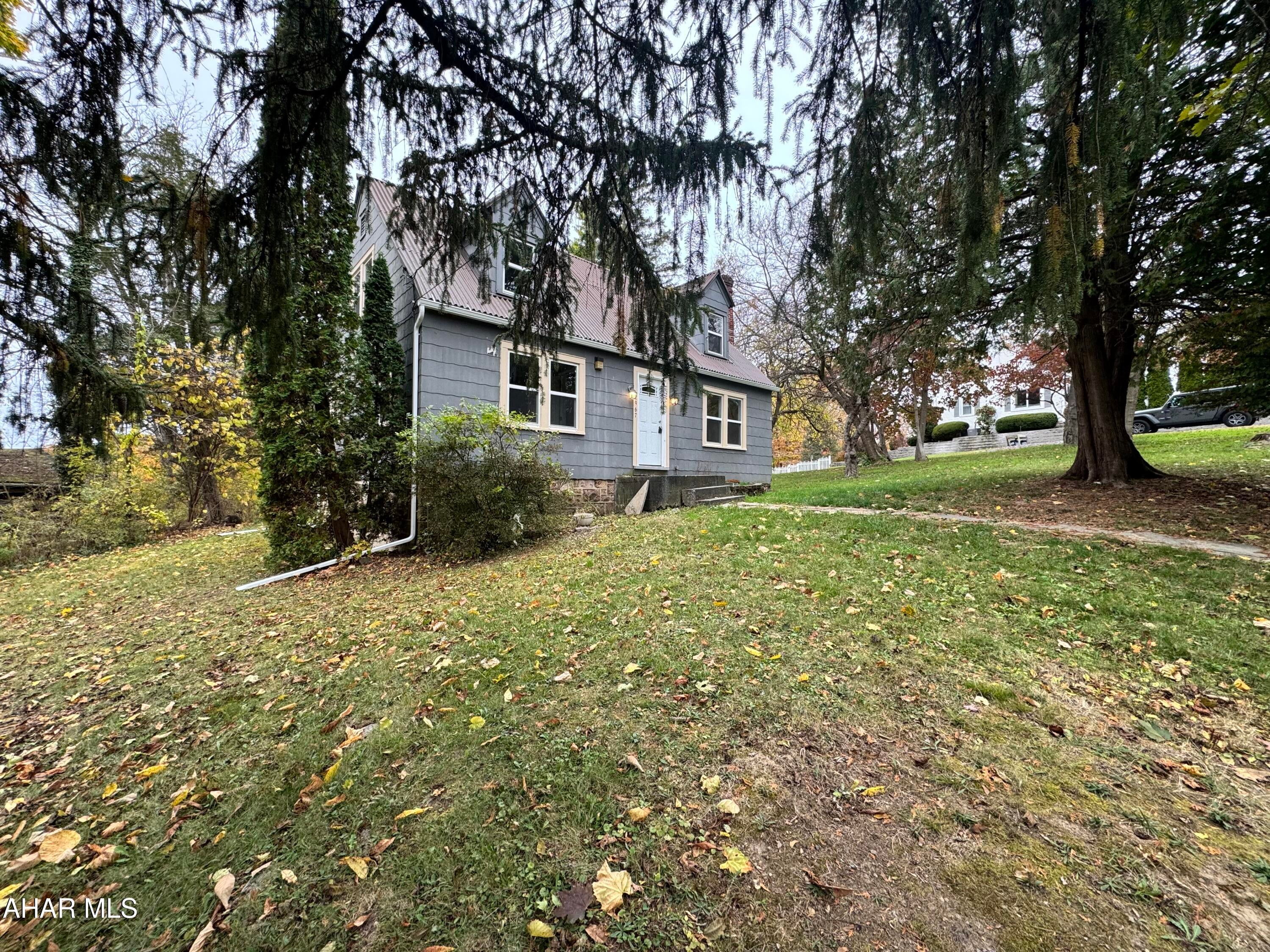 2967 Gwin Road Altoona, PA 16601 - Photo 2 of 26 IMG_7431