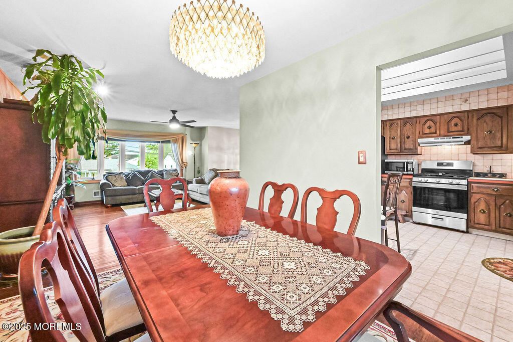 308 Stone Road Hazlet, NJ 07730 - Photo 4 of 58 a living room with furniture