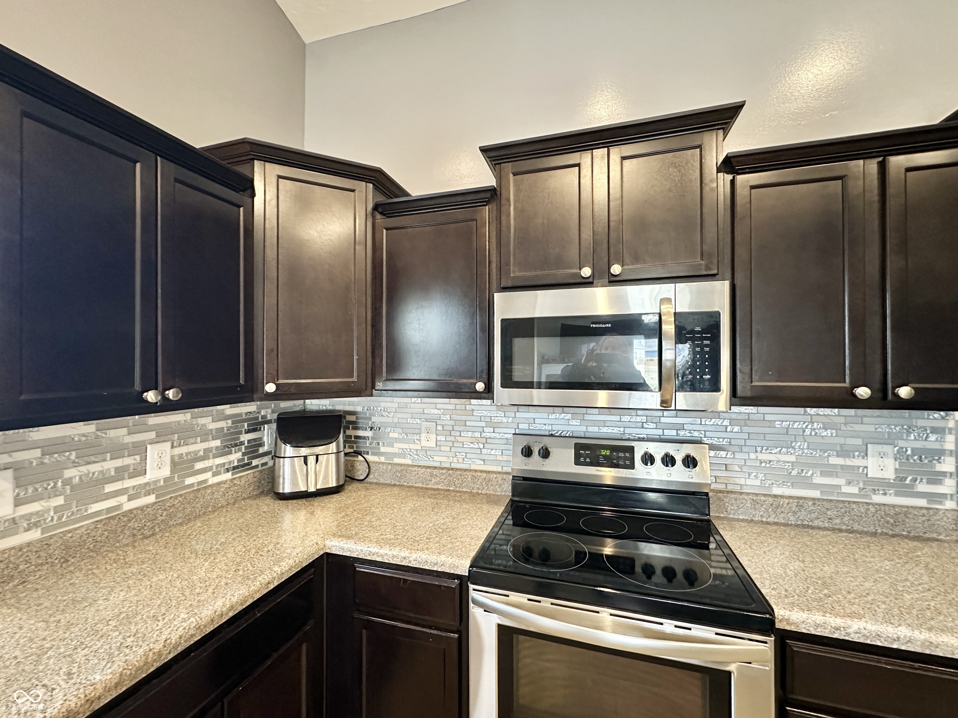 2698 Cabin Hill Road Indianapolis, IN 46229 - Photo 9 of 31