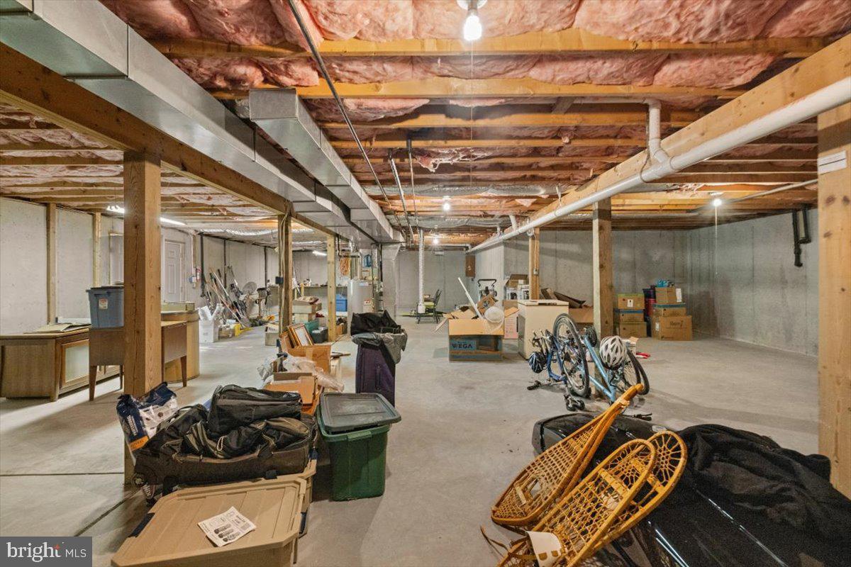 116 Ware Place Winchester, VA 22602 - Photo 24 of 28 a living room with furniture
