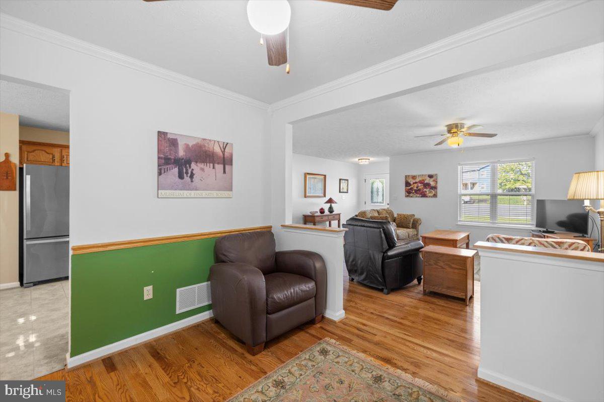 116 Ware Place Winchester, VA 22602 - Photo 6 of 28 a living room with furniture
