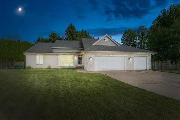 $339,900 | 22401 Happy Drive, Cassopolis, MI 49031